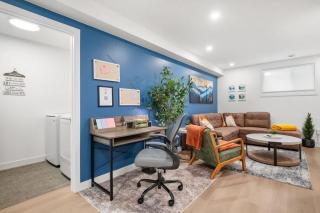 Meadowstone Suite 3BD 3 TVs Near Spruce Meadows - Calgary - 4