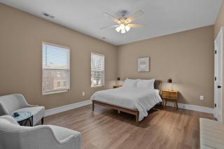 Bright Urban Comfort | JZ Vacation Rentals - 0