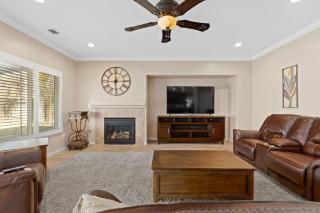 Windward Bay Executive 3BR Office Home Pool - Bakersfield - 8