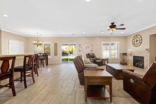 Windward Bay Executive 3BR Office Home Pool - Bakersfield - 7