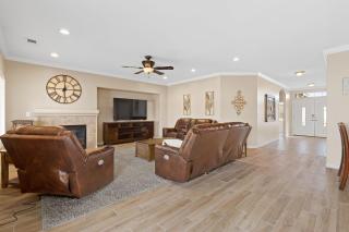 Windward Bay Executive 3BR Office Home Pool - Bakersfield - 6