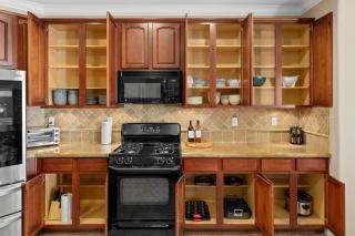 Windward Bay Executive 3BR Office Home Pool - Bakersfield - 1
