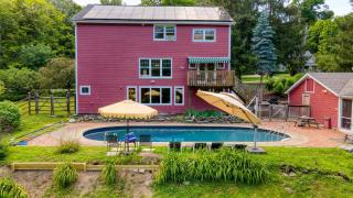 Historic Barn Retreat w Pool Pond Views Longview Pond Lodge by AvantStay - Clinton Corners - 0