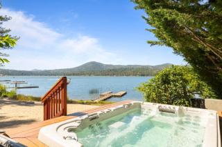 2 Lakefront Homes by AvantStay Sleeps 23, Private Dock Beach, Hot Tub, Fire Pit, Deck Views - 9