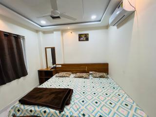 Hotel Aadi Shree Inn - Ujjain - 8