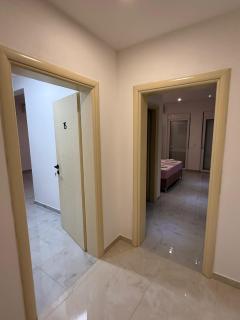 White Pearl Apartments - Bar - 9
