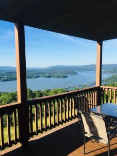 Eagles Nest Cabin with a private hot tub - Bryant - 0