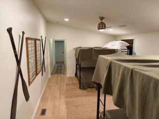 Remodeled Lake Retreat Putting Green, Game RoomBar - Green Lake - 8