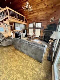 Elk Ridge with a private hot tub - Bryant - 2