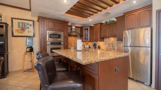 Scenic & Spacious Adorable Ocean Front Condo - 2