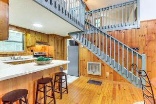 Cartecay River Retreat with Yard and Screened Porch! - Ellijay - 3