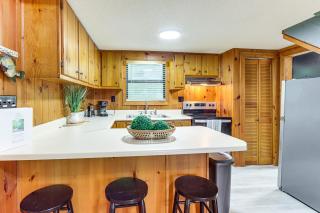 Cartecay River Retreat with Yard and Screened Porch! - 2