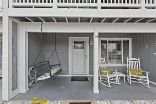 Short Walk to The Beach! Community Pool! Sleeps 8! - 5