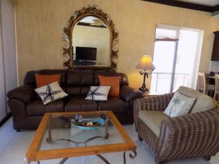 Sea-Shell Hive Refreshing Oceanfront Condo - 2