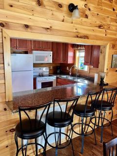 Hummingbird Cabin with a private hot tub - Bryant - 3