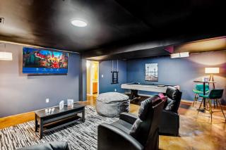 Theater, King&PoolTable with PrivateHotTub - 9