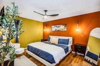 Theater, King&PoolTable with PrivateHotTub - 1