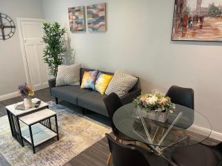 Luxury Wimbledon Apartment - 8