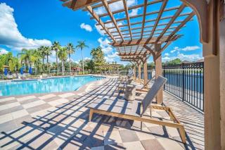 South pool, no rear neighbors, games room, xbox, gated, fitness room, 12 miles to Disney World - 0