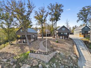 Pop & Granny's cabin with a fire pit hot tub & indoor pool - 6