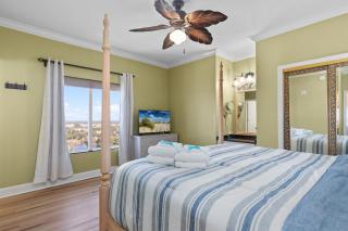End Unit - Directly On The Gulf! Sleeps 6! Italian Luxury Furnishings! - 2