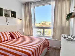 SAN 65 - Apartamento Reformado - Centrico - 2 min Centro - 700 m playa - Wifi - 5