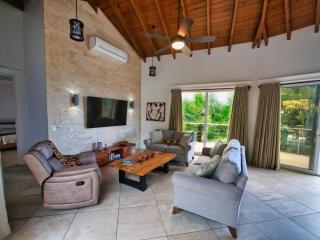 Spectacular Luxury Rental With Ocean Views And Private Pool - Roatán - 2