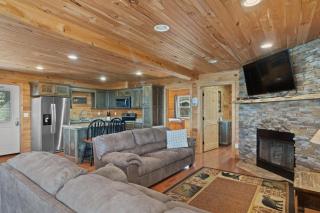 Rivers Ledge Cabin with breathtaking views hot tub & indoor pool - Bryant - 2
