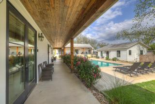Schubert Inn Suite A with Pool-Grill - 2Blks to Main - Fredericksburg - 1