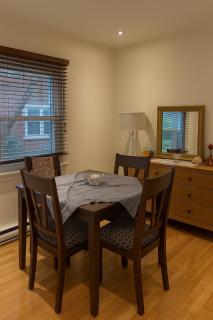 Charming Vintage Home Park View Family-Ready - Montréal - 8