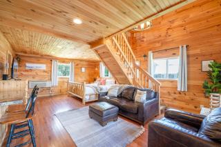 Cloud 9 Cabin with an indoor pool hot tub & fire pit - 4