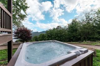 Big Time Hill Cabin with an indoor pool hot tub & great views - 8