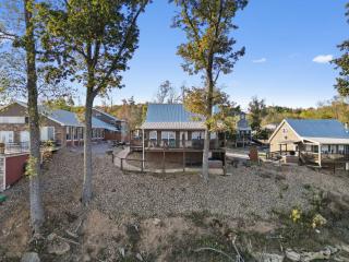 Attitude Adjustment Cabin with hot tub fire pit & indoor pool - Bryant - 6