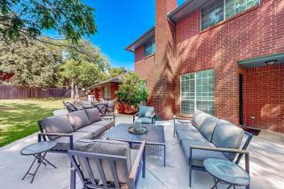 FIFA 2k26 Near AT&T with BBQ-Outdoor Dining-Board Games-Firepit-HotTub - 8