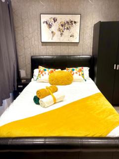 Double bed studio near airport - - 0