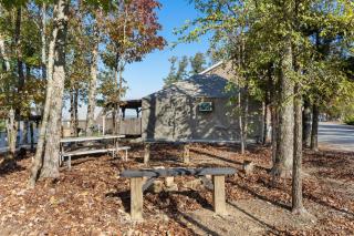 This is IT Cabin with a hot tub fire pit & indoor pool - Bryant - 4