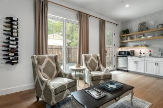 The Stables Suite One - Fredericksburg - 1