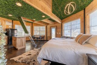 The Yurt at Paradise Pointe with a hot tub fire pit & Grill - 3