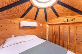The Yurt at Paradise Pointe with a hot tub fire pit & Grill - Bryant - 1