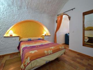 Cave house with private terrace on a small complex - Purullena - 8