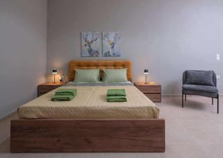 a rustic house among the trees - Plátanos - 4