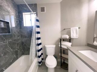 Newly Remodeled Pool House Near Summerlin and Red Rock - Las Vegas - 2