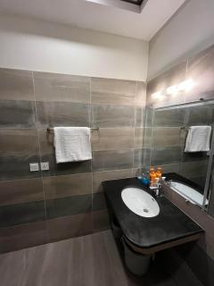 2-BHK Stay Minutes from the Airport & Motorway - Islamabad - 1
