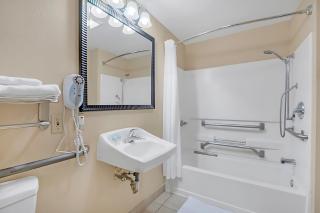 Stylish King Suite w Arcade Game & BBQ Near Disney - Orlando - 2