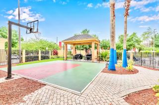 Stylish King Suite w Arcade Game & BBQ Near Disney - Orlando - 1