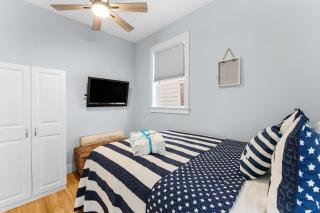 Beach Bay Getaway! Bayfront 4BR 4BA House Sleeps 12 Private pool Boat dock - 0