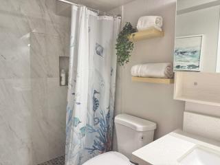 Waikiki Ocean City View 2 Bedroom 2 Bath - Honolulu - 5