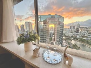 Waikiki Ocean City View 2 Bedroom 2 Bath - 5