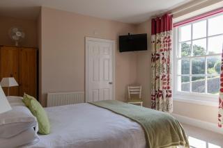 Elberry Farm - unique seaside farmhouse - 8