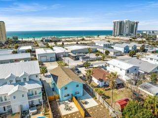 Welcome to Dolphin Fun B, BRAND NEW Duplex Walk to the Beach - 0